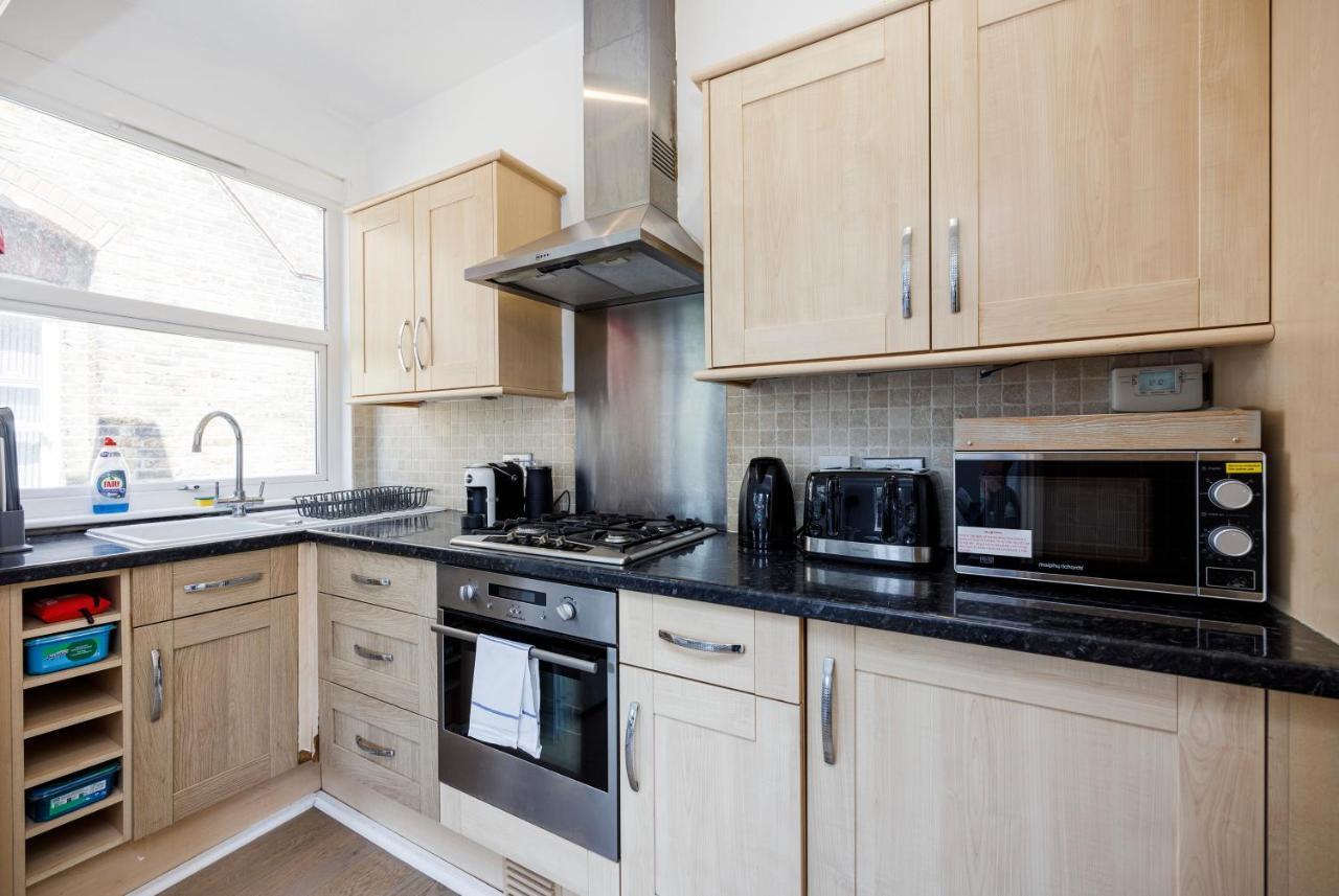 Welcomestay Colliers Wood Two Bed Apartment - Home Away From Home London Exterior photo